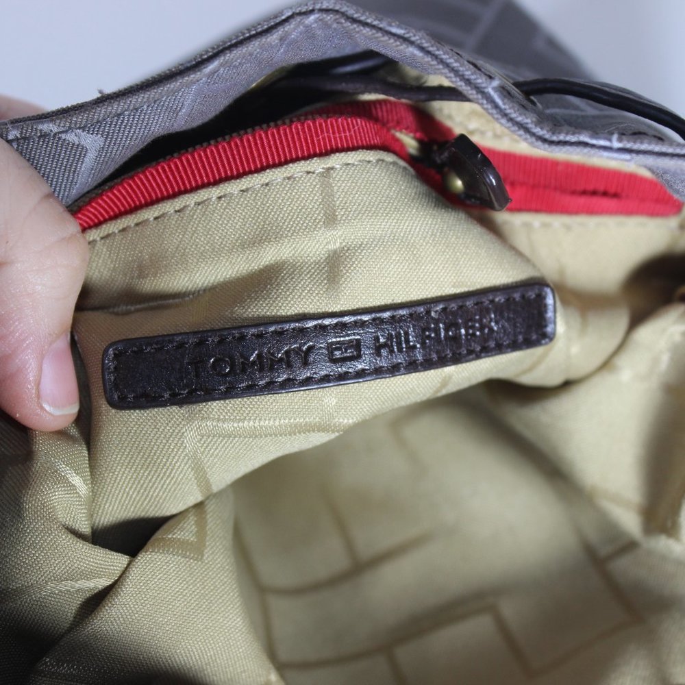 TOMMY HILFIGER Drawstring Simple Bag Purse - Picture 5 of 7